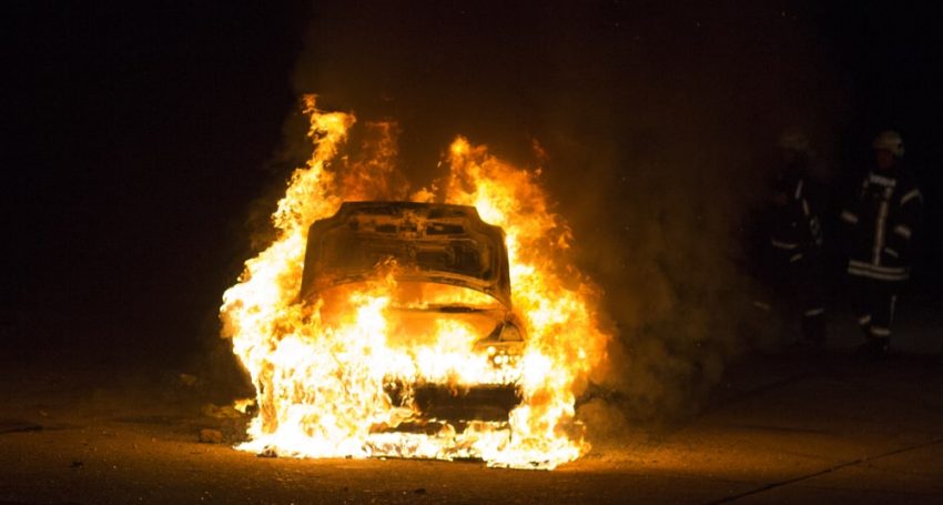 In Paralimni, a car worth 40,000 euros was destroyed by an arsonist