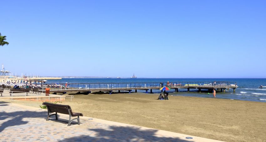 Missing elderly bather cannot be found for two days in Larnaca