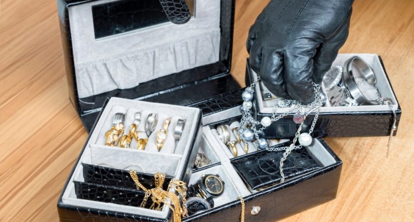 Paphos recidivist burglar jewelry