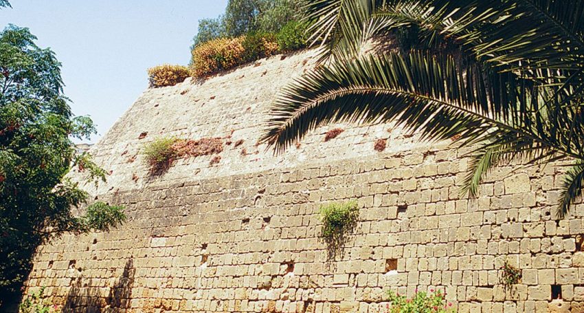 venetian-walls-summer